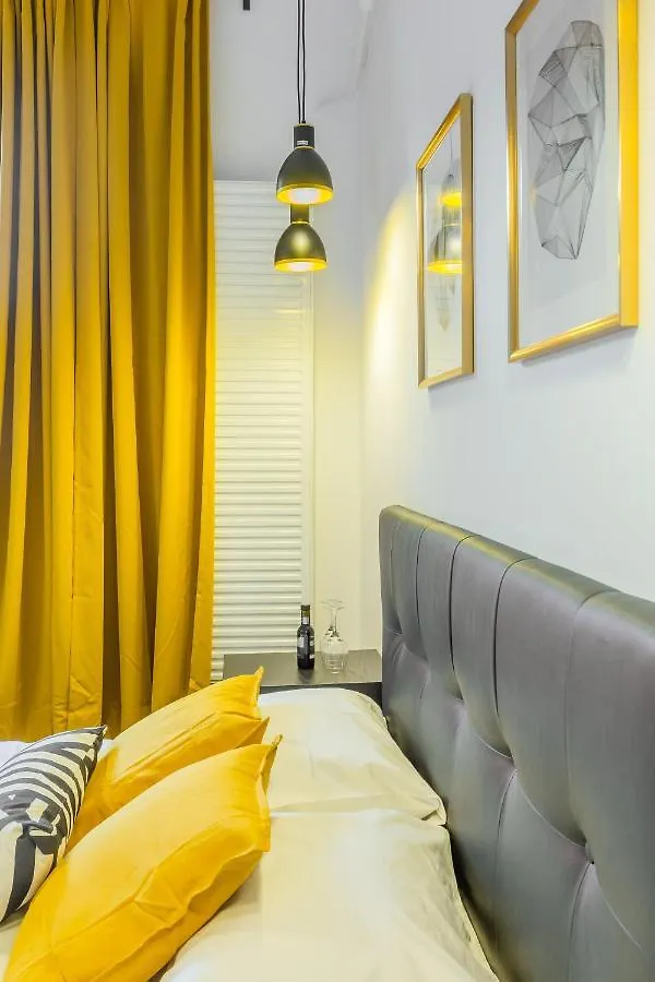 Chateau: Upscale Suites In Bucharest'S Historical Center! 0*, Boekarest Roemenië