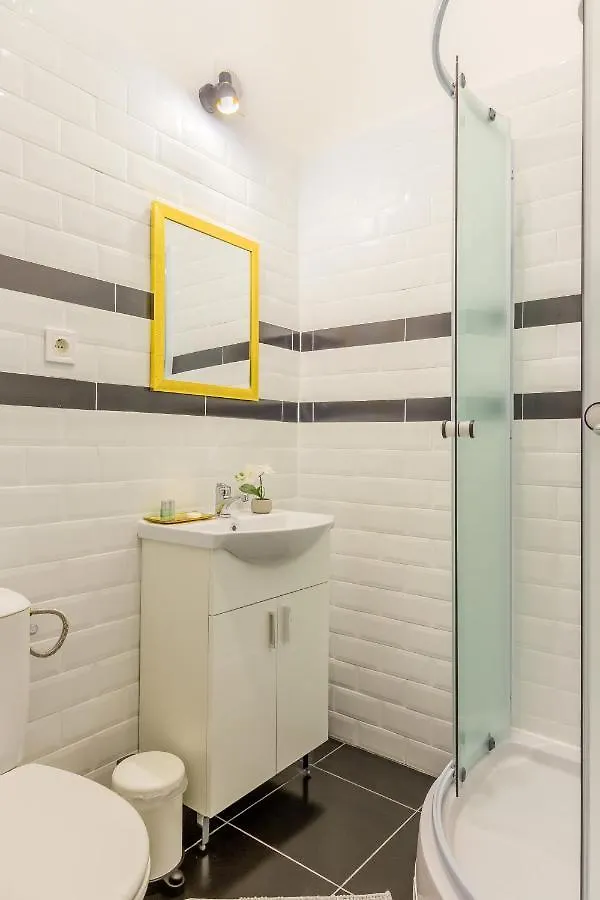 Chateau: Upscale Suites In Bucharest'S Historical Center! Aparthotel