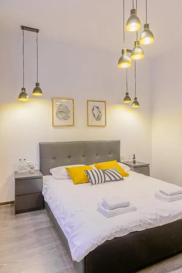 Chateau: Upscale Suites In Bucharest'S Historical Center! 0*, Boekarest Roemenië