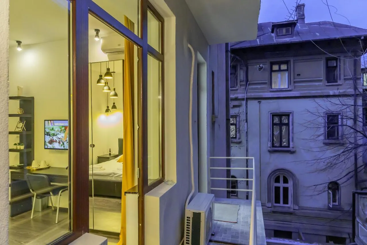 Chateau: Upscale Suites In Bucharest'S Historical Center! 0*, Boekarest Roemenië