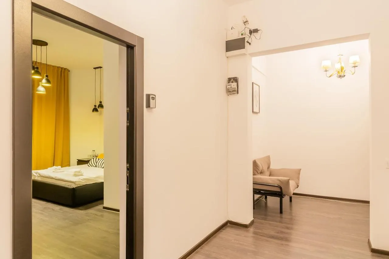 Chateau: Upscale Suites In Bucharest'S Historical Center! Aparthotel