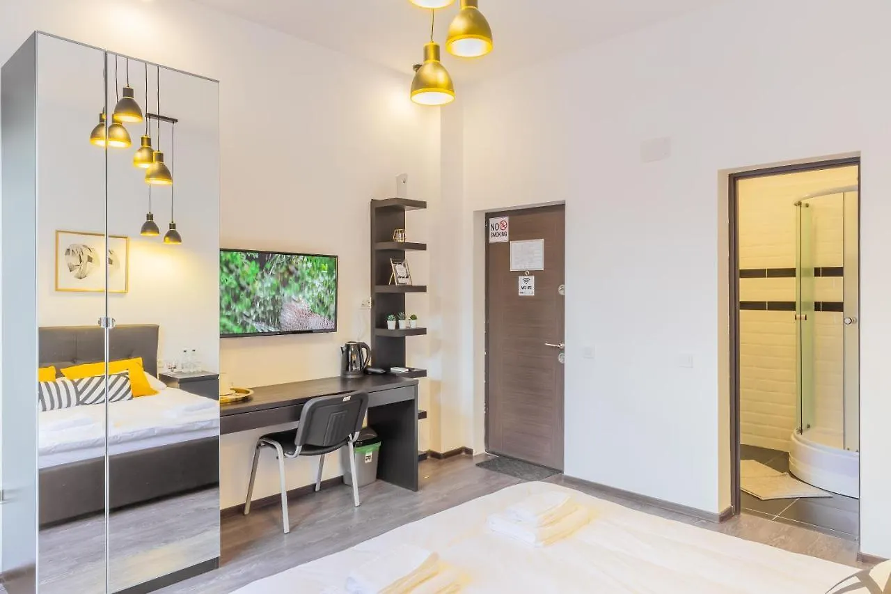 Chateau: Upscale Suites In Bucharest'S Historical Center! Boekarest